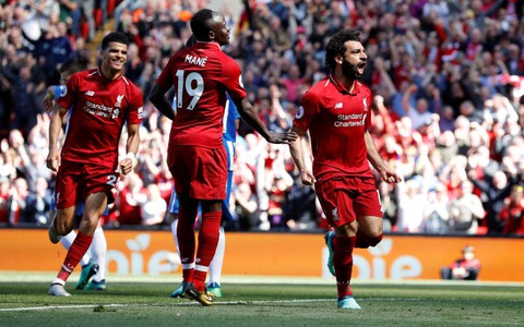 Liverpool đoạt vé dự Champions League, Swansea xuống hạng