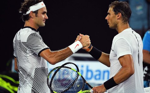 Federer lấy lại ngôi số một thế giới từ Nadal