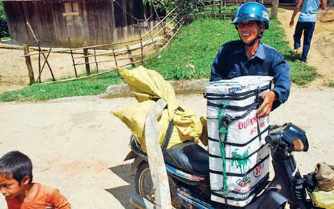 Chợ về bản