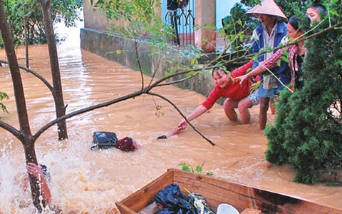 Hà Tĩnh cồn cào sống qua lũ