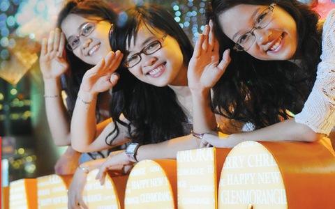 Làm đẹp phố phường đón Tết 2012