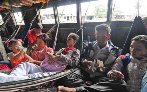 Tàu chợ miền Tây