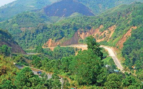 Vào vùng "A" bên đường Hồ Chí Minh