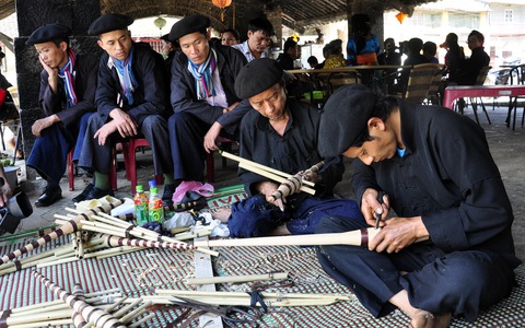 Làm sao “bán” tiếng khèn người Mông?