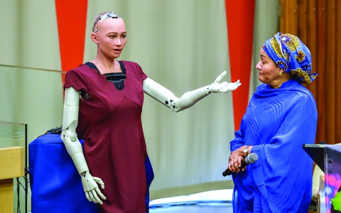 Robot Sophia: Kinh ngạc và khiếp sợ