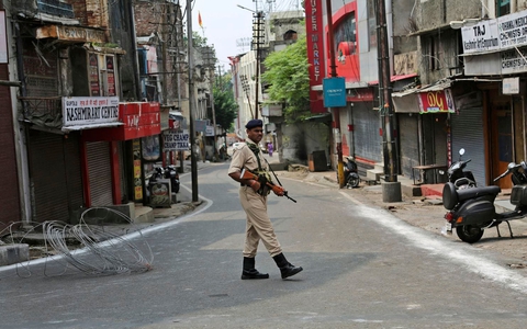Kashmir: Từ tự trị tới giới nghiêm