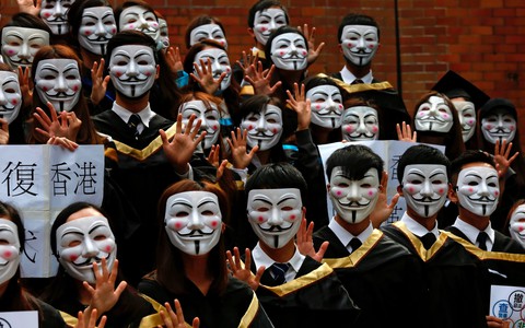 Hong Kong: Học đường biến thành chiến trường và cội rễ sâu xa