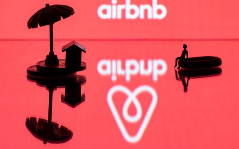 Airbnb: Lâu đài cát và cơn sóng đại dịch