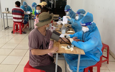 Bữa cơm, hũ gạo cho học trò nghèo