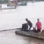 Tìm thấy thi thể thầy giáo bị nước cuốn do lật vỏ lãi trên đường ra vuông tôm