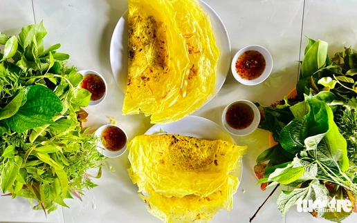 A tasty experience: ‘Banh xeo’ with wild greens at ‘Forbidden’ Mountain in southern Vietnam