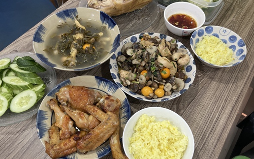 A 4-dish Vietnamese meal from a whole chicken, with every part used