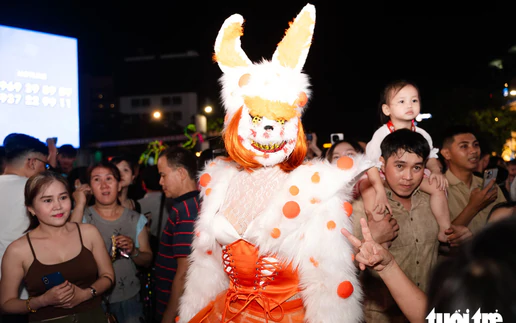 In Ho Chi Minh City, Halloween fever hits walking street as youths turn out in all-out costumes