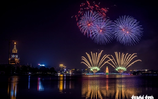 Fireworks light up Vietnam's Phu Tho ahead of Hung Kings' Commemoration Day