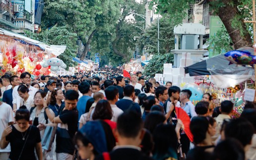 Why is everyone heading to Hanoi’s Hang Ma Street? 