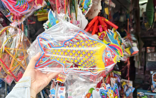 Factory-made lanterns may be cheaper, but artisans in Ho Chi Minh City are keeping handmade lanterns alive