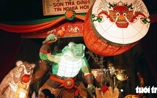 A giant three-meter toad is stealing the spotlight this Mid-Autumn Festival in Ho Chi Minh City!