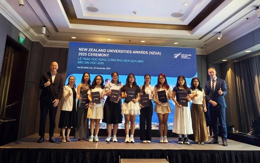New Zealand grants first-ever undergraduate scholarships to 8 Vietnamese students