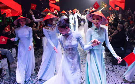 Miss Cosmo contestants don Vietnam’s traditional ‘ao dai’ in celebrations of National Day