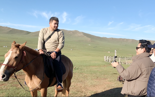 Mongolian tour guide keeps Vietnam close to heart while chasing medical dream