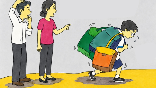 Ba mẹ lo 'mùa thu', còn con tự bơi mùa này đi