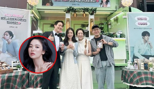 Song Hye Kyo quan tâm đặc biệt cho Jang Ki Yong và Ahn Eun Jin