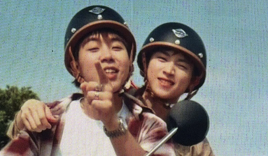 'Anh trai' Mason Nguyễn cùng CONGB làm nhạc tình yêu 'socola kẹo mút'