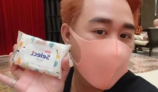 Trung Quân Idol: Từng xin lỗi vì tham gia 'hội khăn giấy ướt', chê bai Táo quân