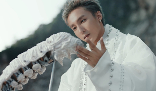 Sơn Tùng M-TP cắt bỏ phần cuối MV 'Come my way' sau khi bị tố 'chiếm dụng nghệ thuật'