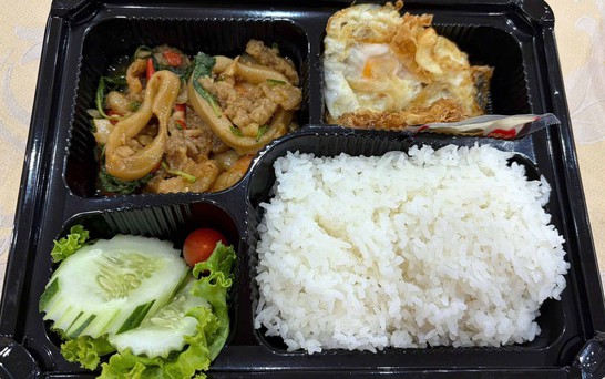 Vietnam football, futsal teams buy extra food amid nutrition concerns at SEA Games