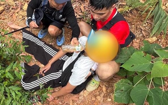 Lưu ý khi trekking một mình: Đừng liều lĩnh chỉ mang theo 1 chai nước