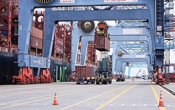 Lo 'nhập siêu logistics' kéo dài, kiến nghị phát triển trung tâm hàng hải quốc tế tại TP.HCM