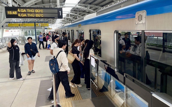 Hợp tác công - tư để làm metro, TP.HCM có thể thấy kinh nghiệm gì từ Singapore?
