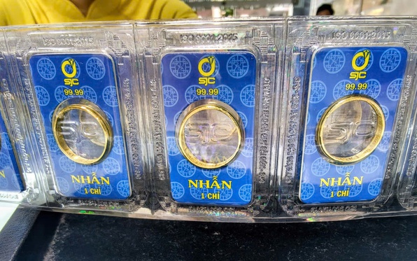 Giá vàng miếng SJC tăng 2 triệu đồng/lượng sau khi mất 7 triệu đồng
