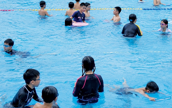 Muốn đi bơi nhưng sợ... Virus Adeno
