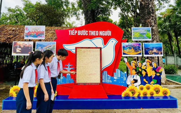 Tái hiện không gian lịch sử gắn với cuộc đời cách mạng Chủ tịch Hồ Chí Minh