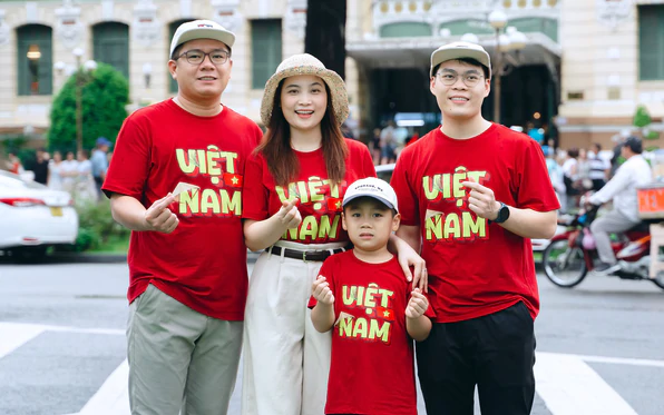 TP.HCM rực rỡ cờ hoa chào mừng Quốc khánh 2-9