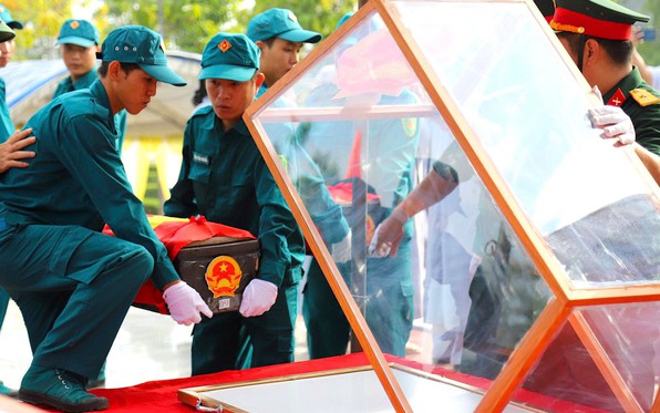 Khánh Hòa hoàn thành lấy mẫu 2.124 mộ liệt sĩ chưa xác định thông tin