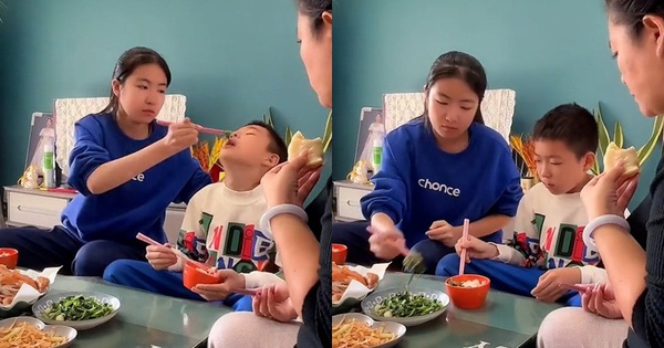 Chị gái quyền lực bắt em trai ăn cơm kèm rau trong một nốt nhạc