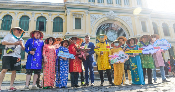 Vietnam, China launch cross-border QR payments for tourists