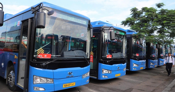 Ho Chi Minh City launches 35 new bus routes with hundreds of electric buses