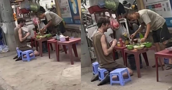 Too tall for plastic stool: Foreign diner&rsquo;s awkward street food moment goes viral in Vietnam