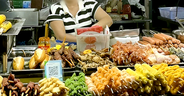 Vietnam tightens street food safety rules