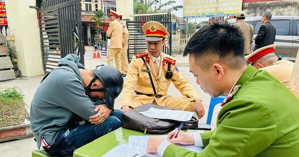 Police arrest man for ramming traffic officer at alcohol checkpoint in Vietnam&rsquo;s Thai Nguyen