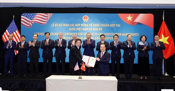 Vietnam, US sign $37.2bn in cooperation deals witnessed by Party Chief To Lam
