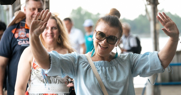 View - Polish tourists join Vietnam’s Mekong Delta communities for hands-on Lunar New Year experience