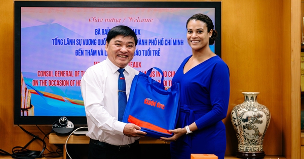 Gallery - Dutch consul general visits Tuoi Tre, seeks stronger Vietnam cooperation