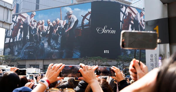 Gallery - BTS are back: central Seoul locks down for Kpop supergroup's first show in years