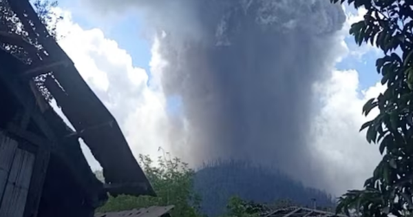 Indonesian authorities rushing to rescue 20 hikers after Mount Dukono ...
