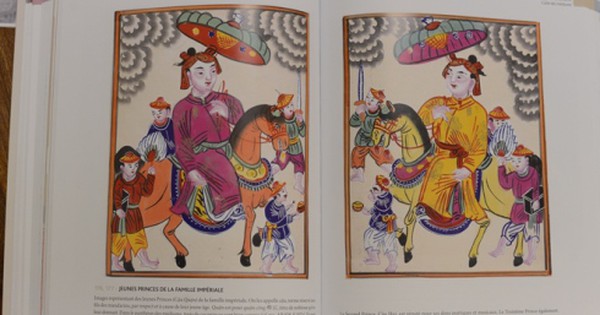Hanoi exhibition features valuable Vietnamese folk paintings